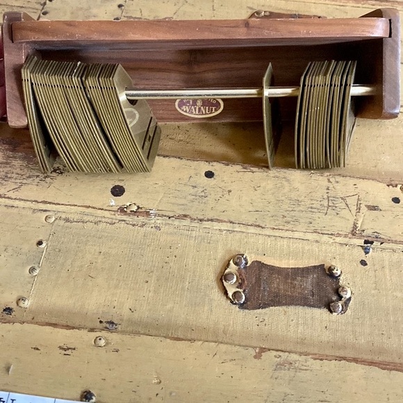 RETRO 80S VINTAGE RUSTIC HANDCRAFTED WALNUT WOODEN TIE RACK MENS TIE HANG ORGANI